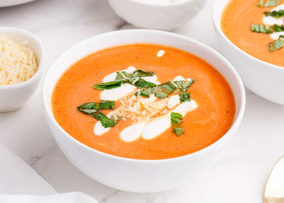 Healthy Creamy Tomato Cauliflower Soup: No Dairy, Big Flavor